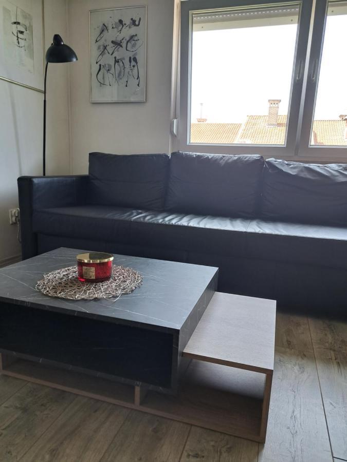 Art Apartment Pula Exteriör bild